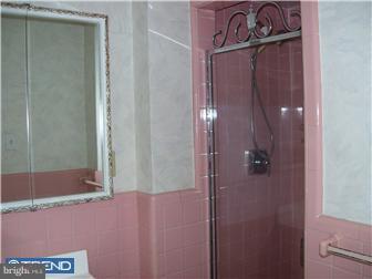 8829 Blue Grass Road Philadelphia, PA 19152 - Photo 9 of 12 Bathroom