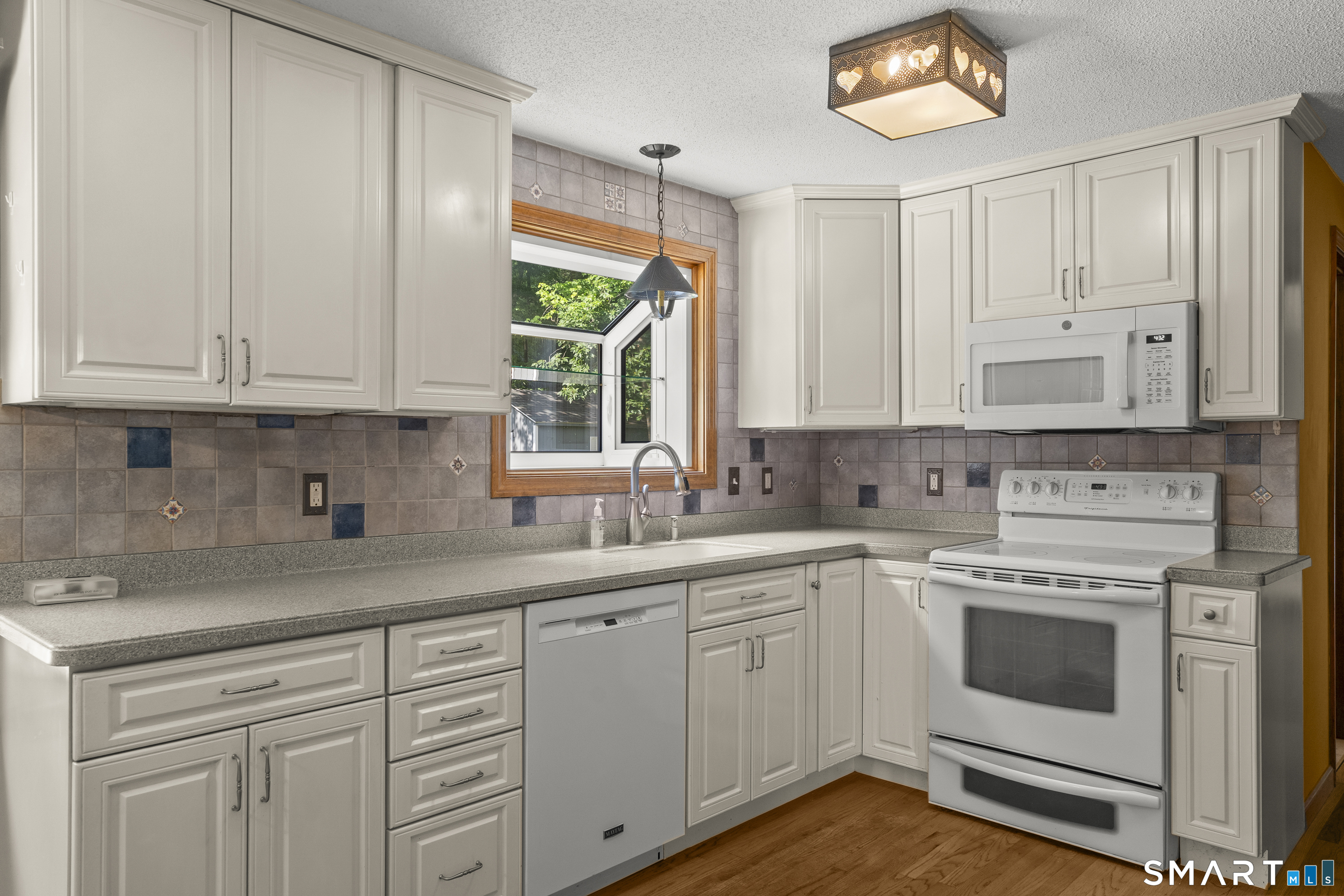 882 Merrow Road Coventry, CT 06238 - Photo 10 of 38