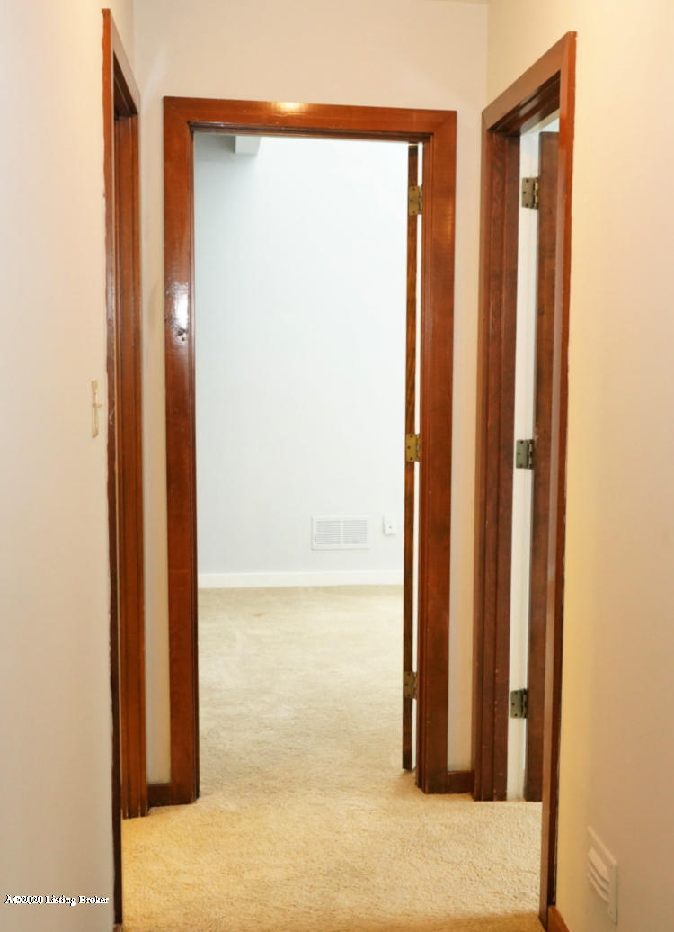 313 Blue Ridge Road Louisville, KY 40223 - Photo 30 of 41 Upstairs Hallway