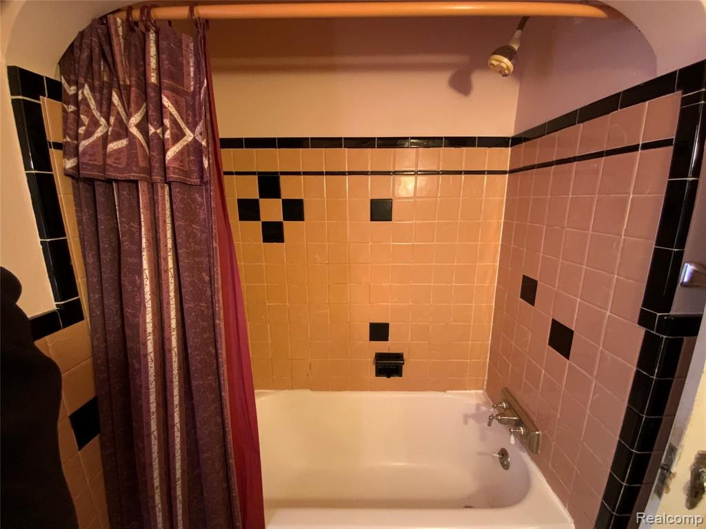 5200 Harvard Road Detroit, MI 48224 - Photo 28 of 56