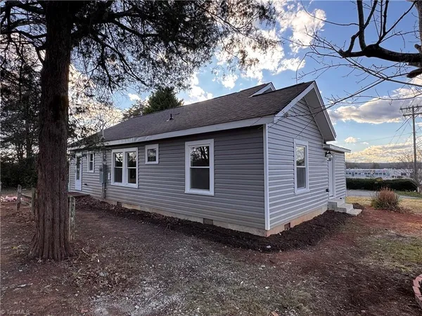 $179,000 | 132 Oak Grove Road, Elkin, NC 28621