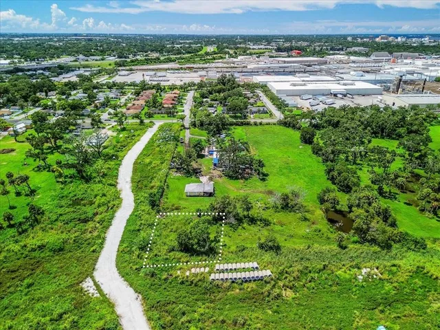 $45,000 | 2111 15th Street East, Bradenton, FL 34208