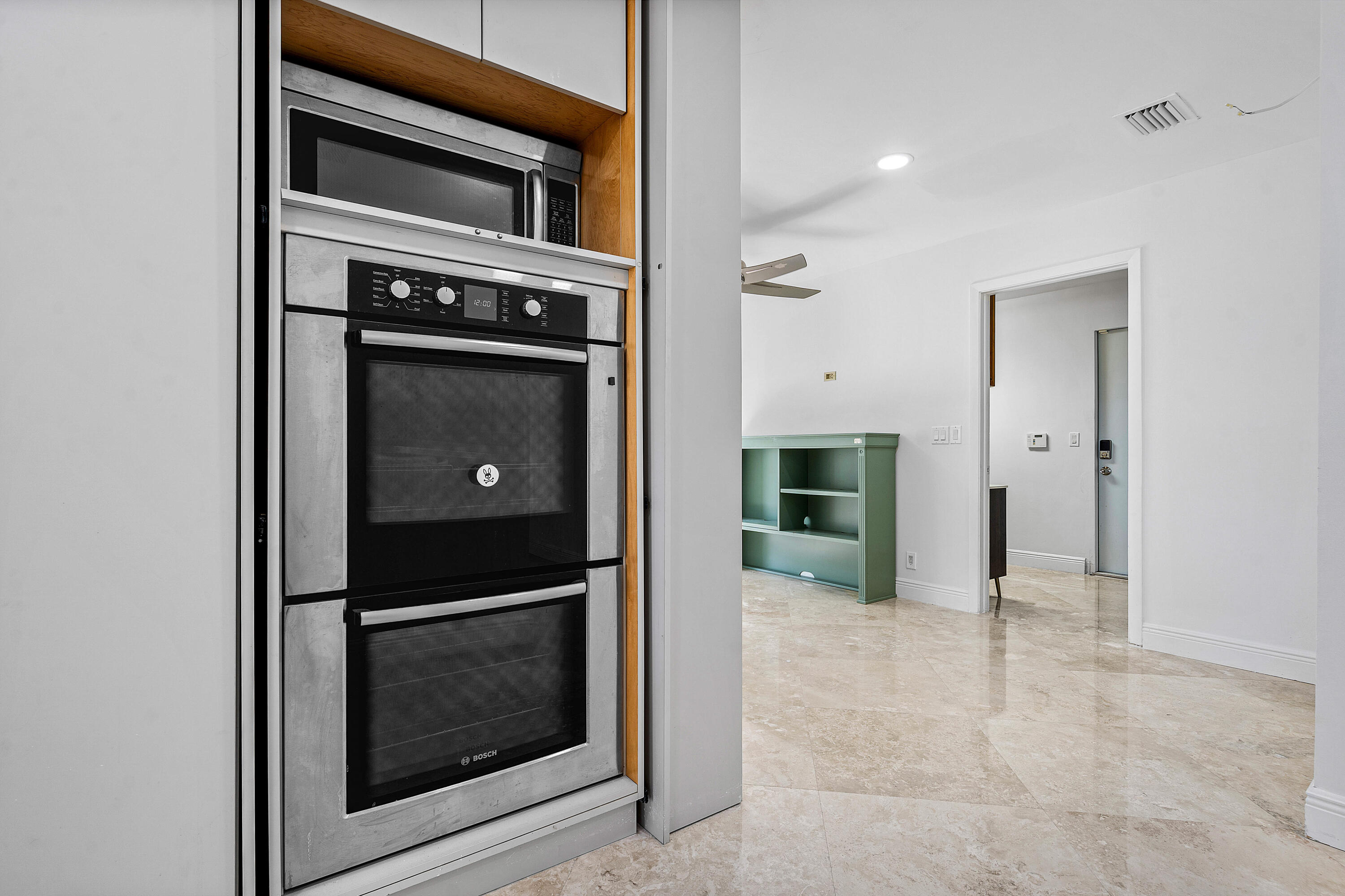 10391 Boca Woods Lane Boca Raton, FL 33428 - Photo 11 of 60 020-10391BocaWoodsLane-BocaRaton-FL-3342