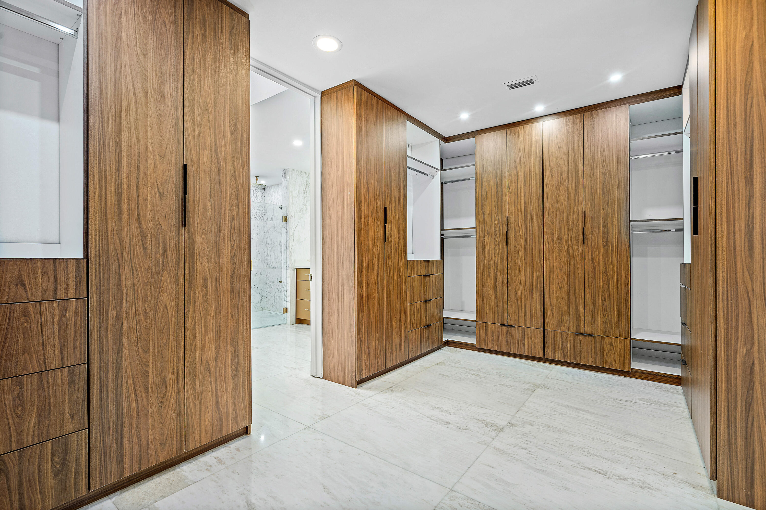 10391 Boca Woods Lane Boca Raton, FL 33428 - Photo 19 of 60 a view of hallway with bathroom
