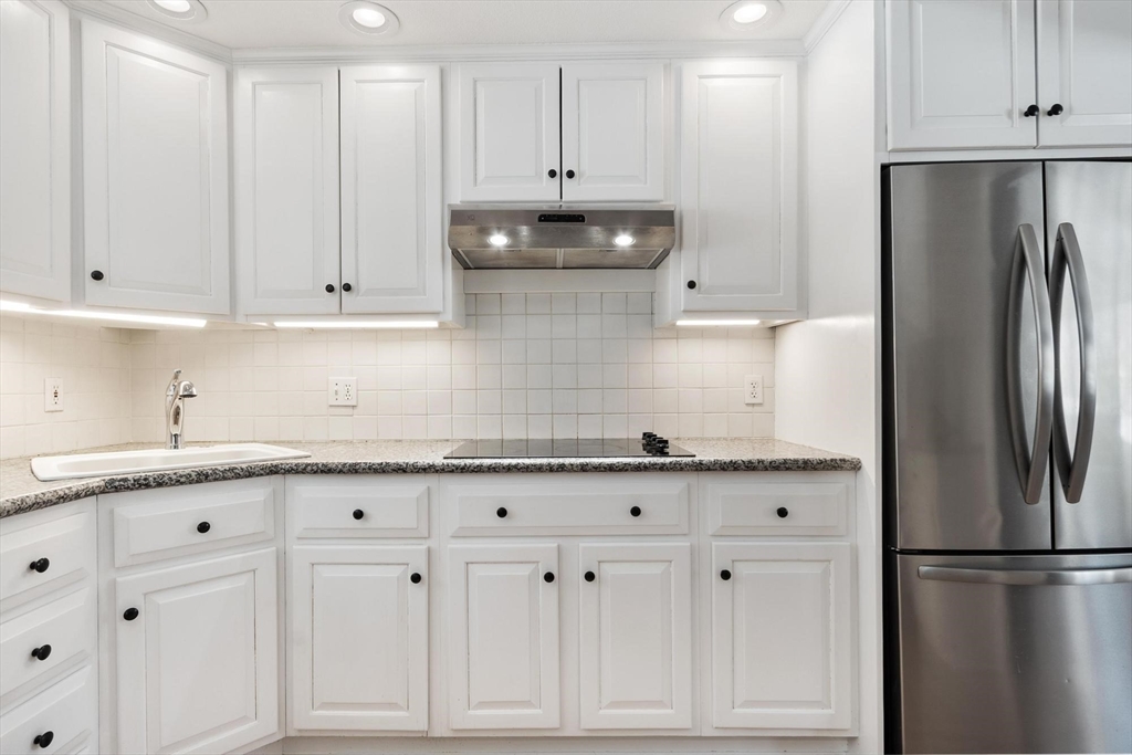 27 Fox Run Road Bedford, MA 01730 - Photo 17 of 42 Gallery Image 17
