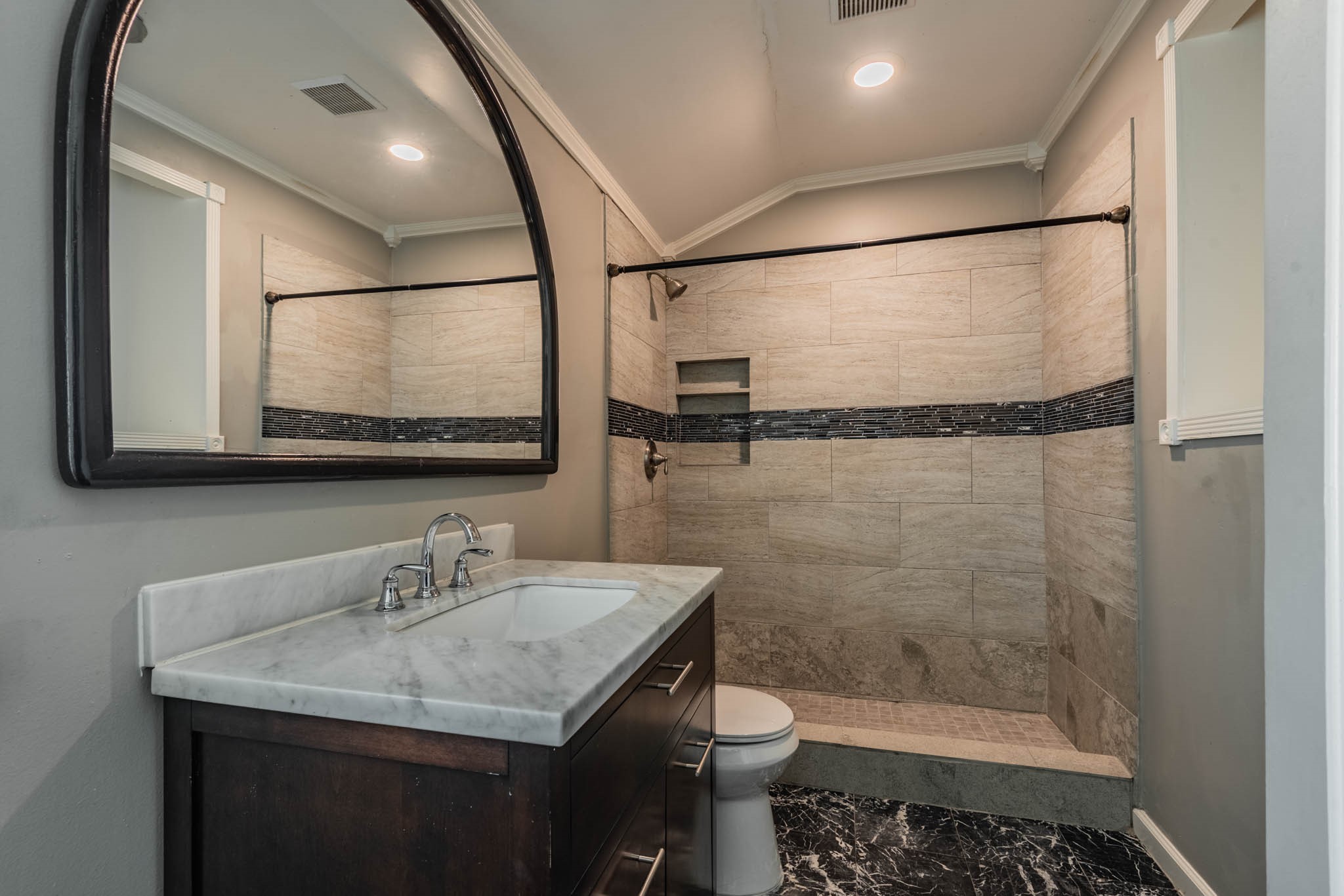 1439 Richelieu Lane Houston, TX 77018 - Photo 12 of 14 Gallery Image 12