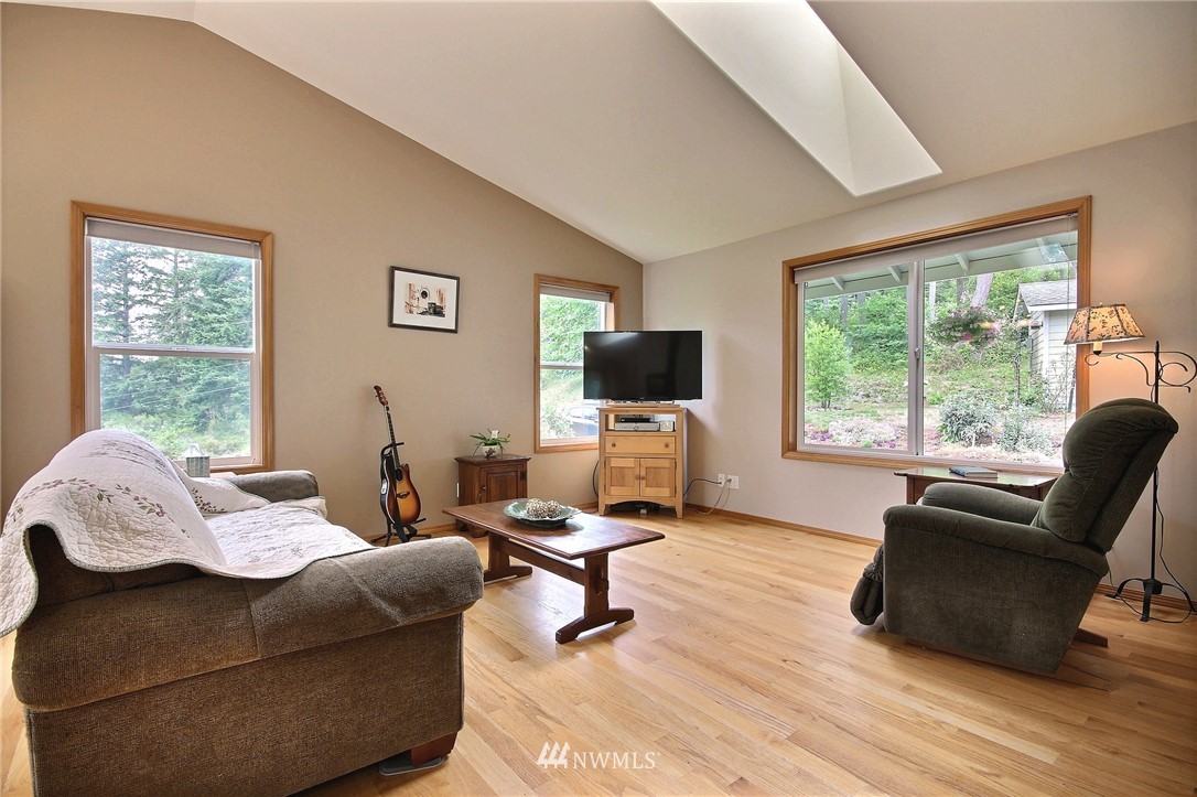 12741 Yellow Brick Road Southeast Olalla, WA 98359 - Photo 4 of 25 Gallery Image 4