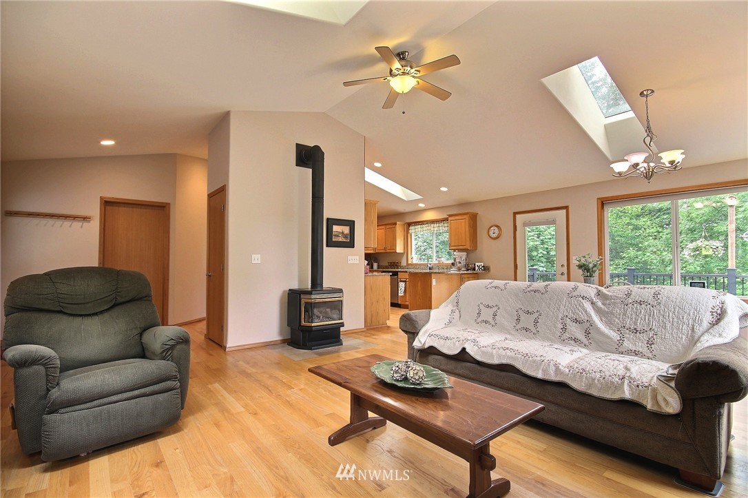 12741 Yellow Brick Road Southeast Olalla, WA 98359 - Photo 5 of 25 Gallery Image 5