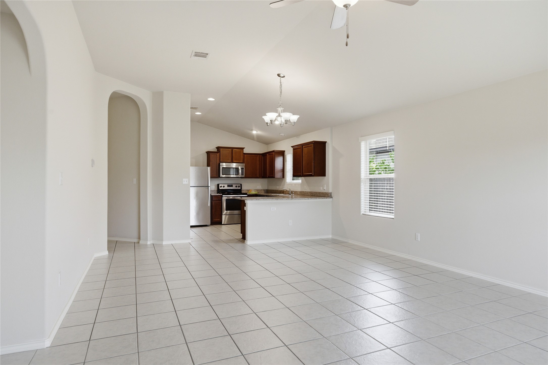 19325 Stokes Lane Pflugerville, TX 78660 - Photo 7 of 24