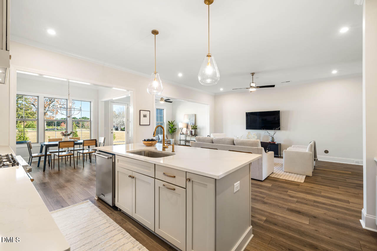 1047 Coldspring Circle Durham, NC 27705 - Photo 19 of 57 Light & Bright Interior