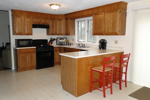 10 Morrissey Road Marlborough, MA 01752 - Photo 3 of 19 Gallery Image 3