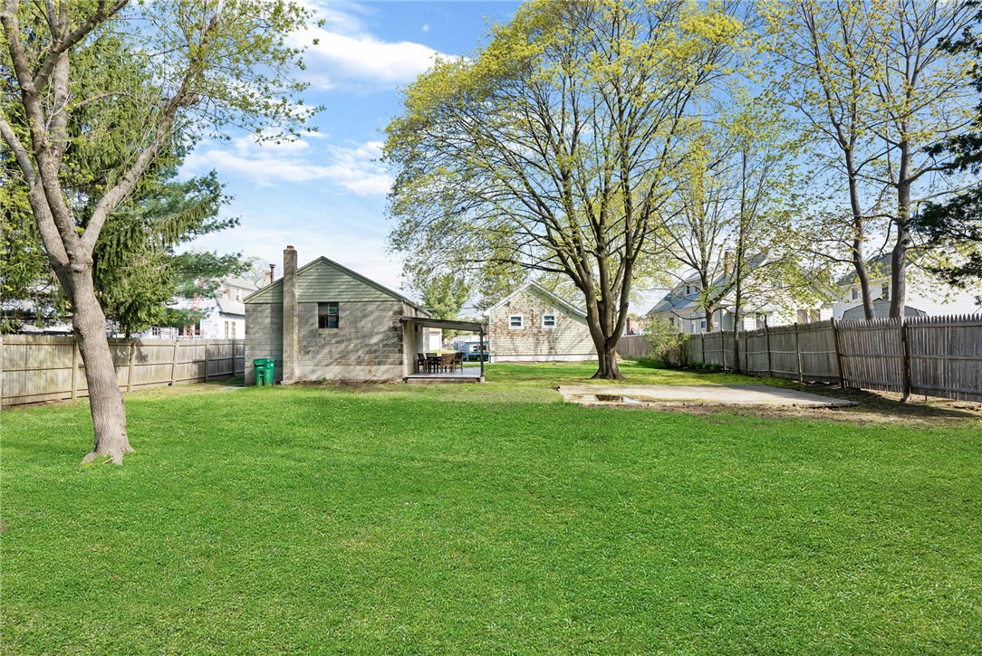 1780 West Shore Road Warwick, RI 02889 - Photo 3 of 12 Gallery Image 3