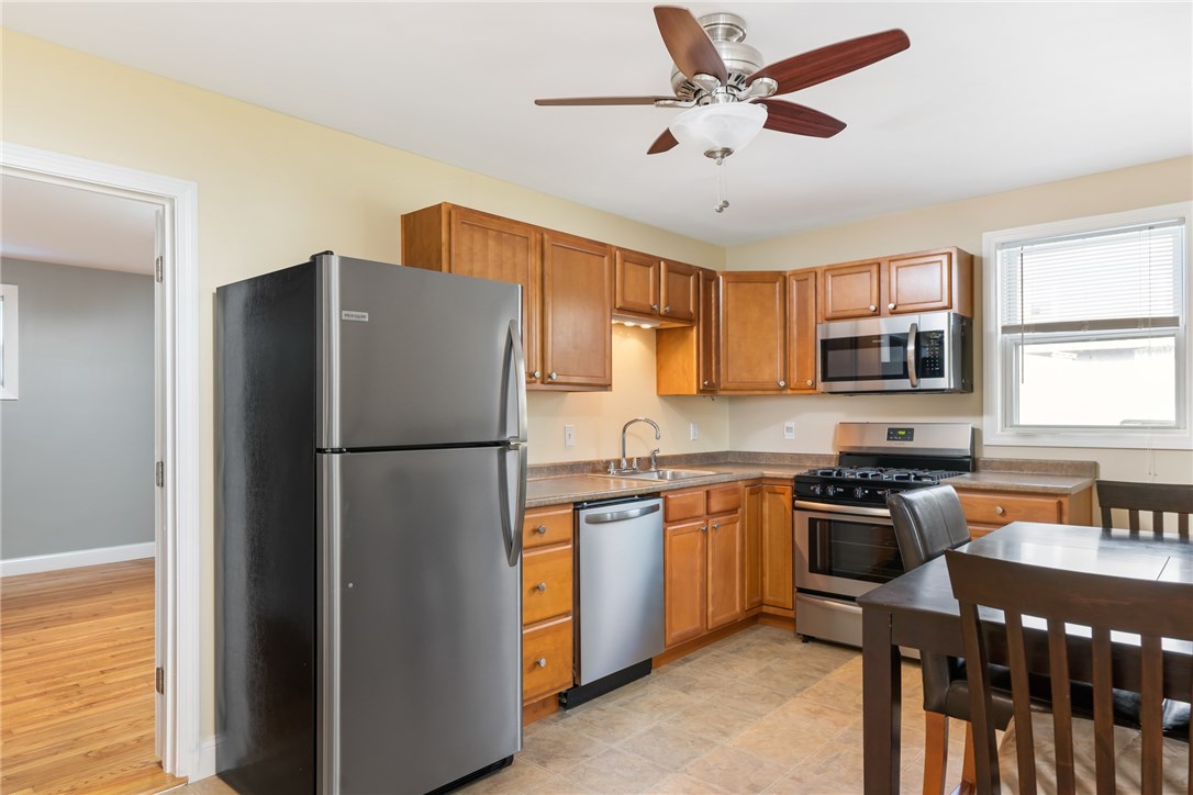 1780 West Shore Road Warwick, RI 02889 - Photo 4 of 12 Gallery Image 4
