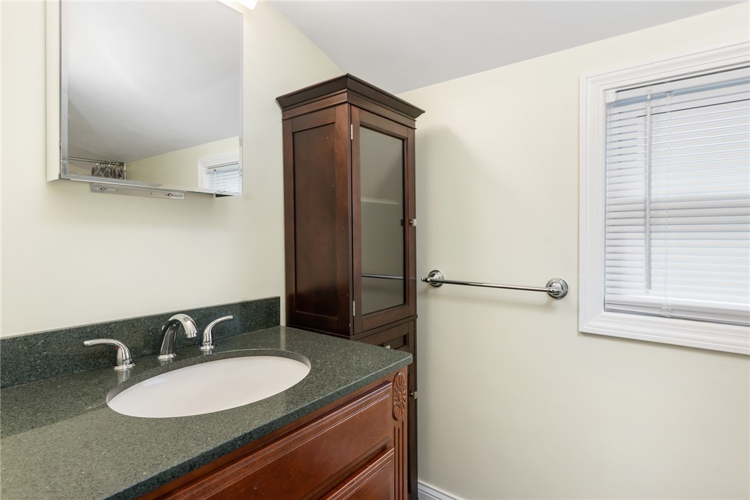 1780 West Shore Road Warwick, RI 02889 - Photo 10 of 12 Gallery Image 10