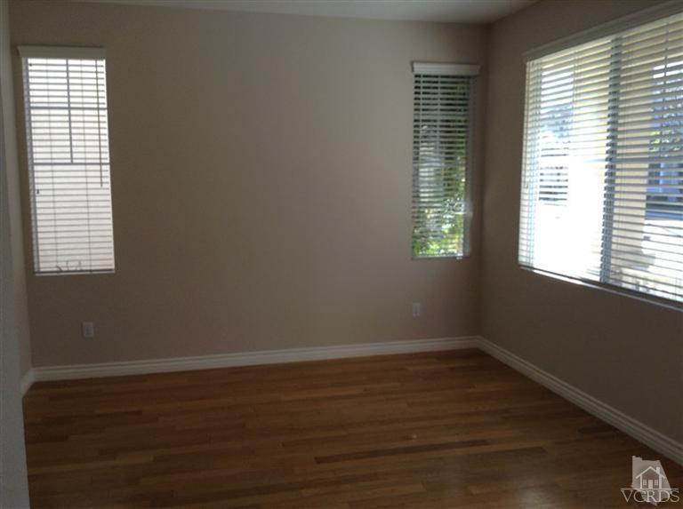 2564 Cloverleaf Lane Simi Valley, CA 93063 - Photo 3 of 30 a room that has a window in it