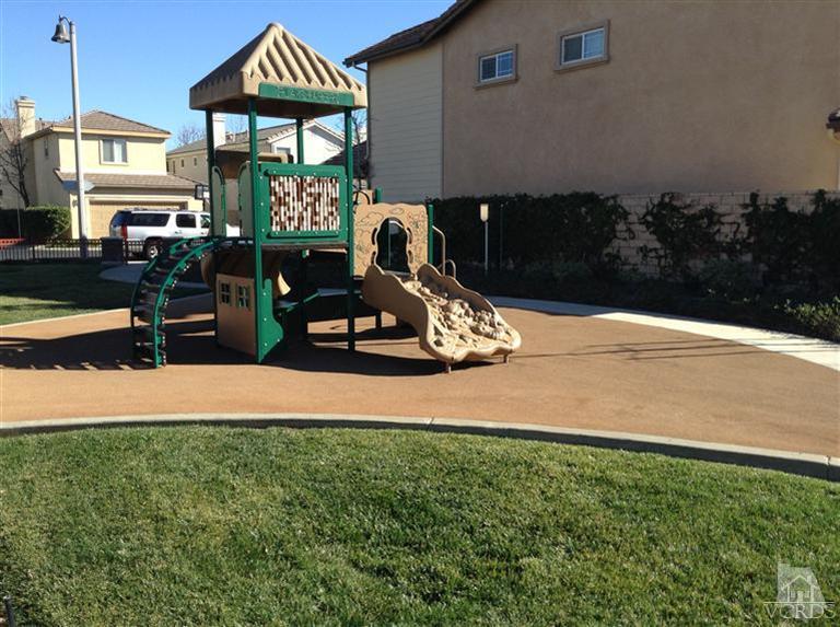 2564 Cloverleaf Lane Simi Valley, CA 93063 - Photo 29 of 30 a front view of a house with garden