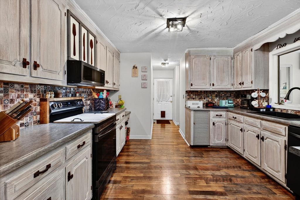 1401 Ladd Road Waynesboro, VA 22980 - Photo 14 of 59 Gallery Image 14