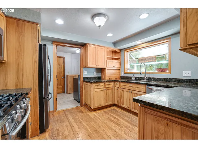 $699,000 | 20415 Highway 213, Oregon City, OR 97045