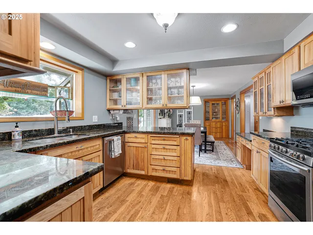 $699,000 | 20415 Highway 213, Oregon City, OR 97045