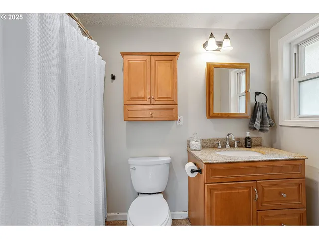 $699,000 | 20415 Highway 213, Oregon City, OR 97045