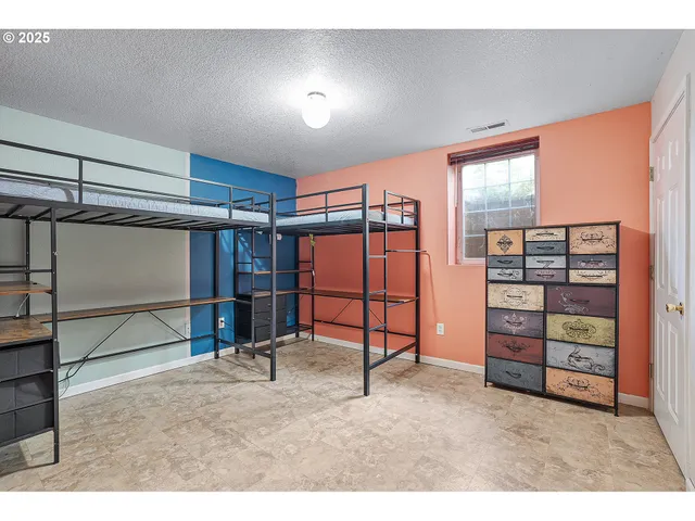 $699,000 | 20415 Highway 213, Oregon City, OR 97045