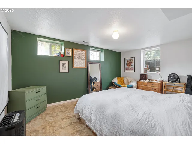 $699,000 | 20415 Highway 213, Oregon City, OR 97045