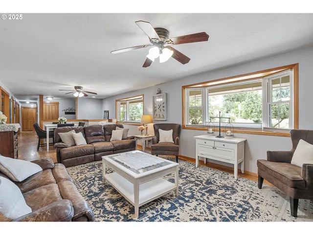 $699,000 | 20415 Highway 213, Oregon City, OR 97045