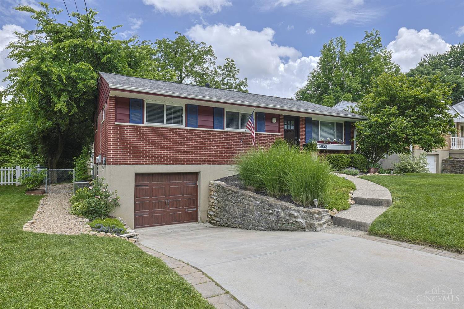 3958 Ridgecombe Drive Cincinnati, OH 45248 - Photo 2 of 34 Gallery Image 2