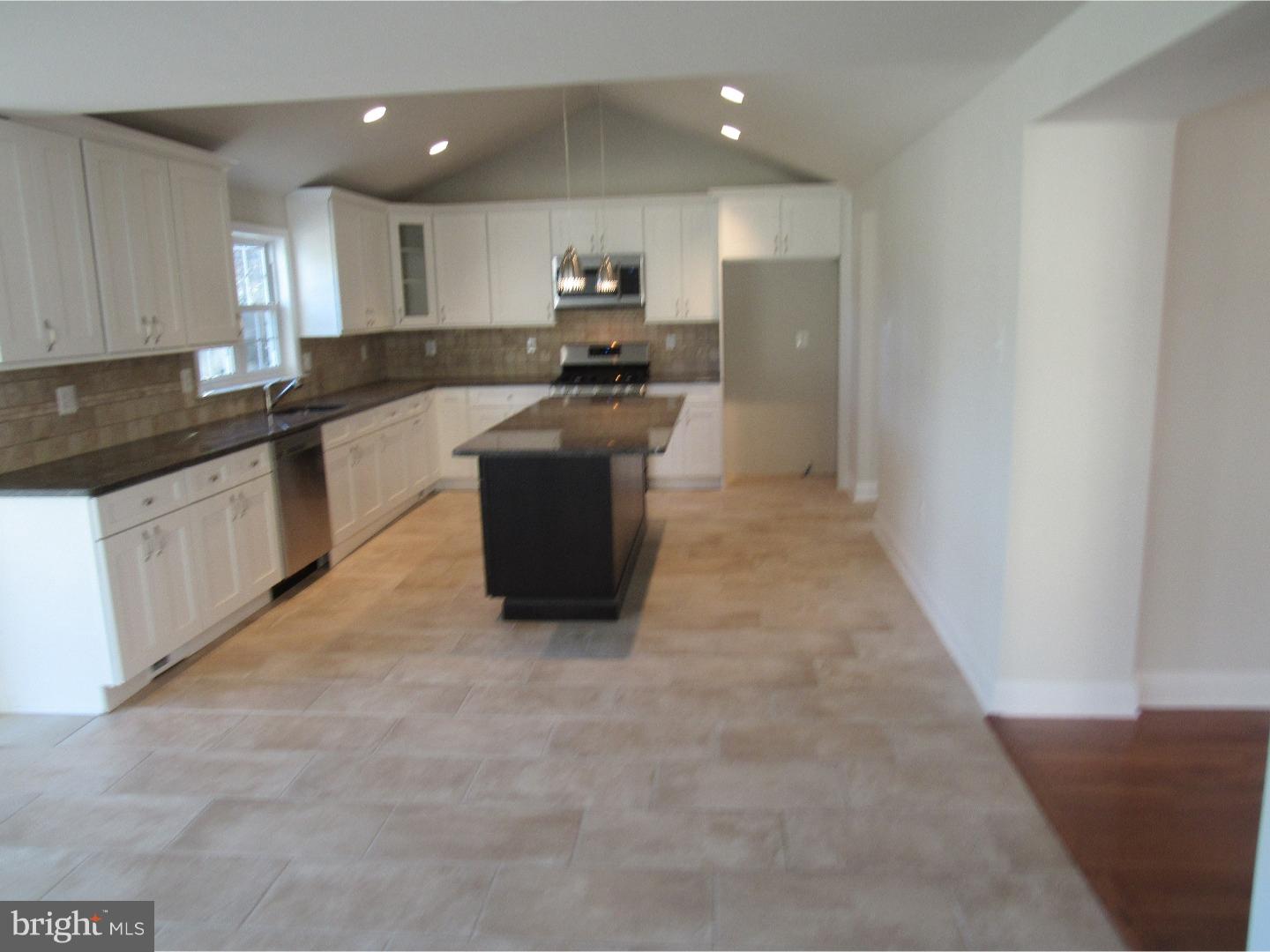 327 Lewis Road Broomall, PA 19008 - Photo 9 of 25