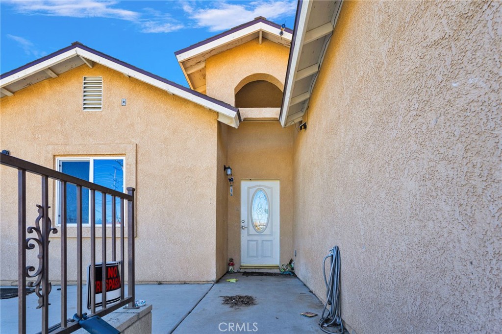 16255 Seneca Road Victorville, CA 92395 - Photo 2 of 38