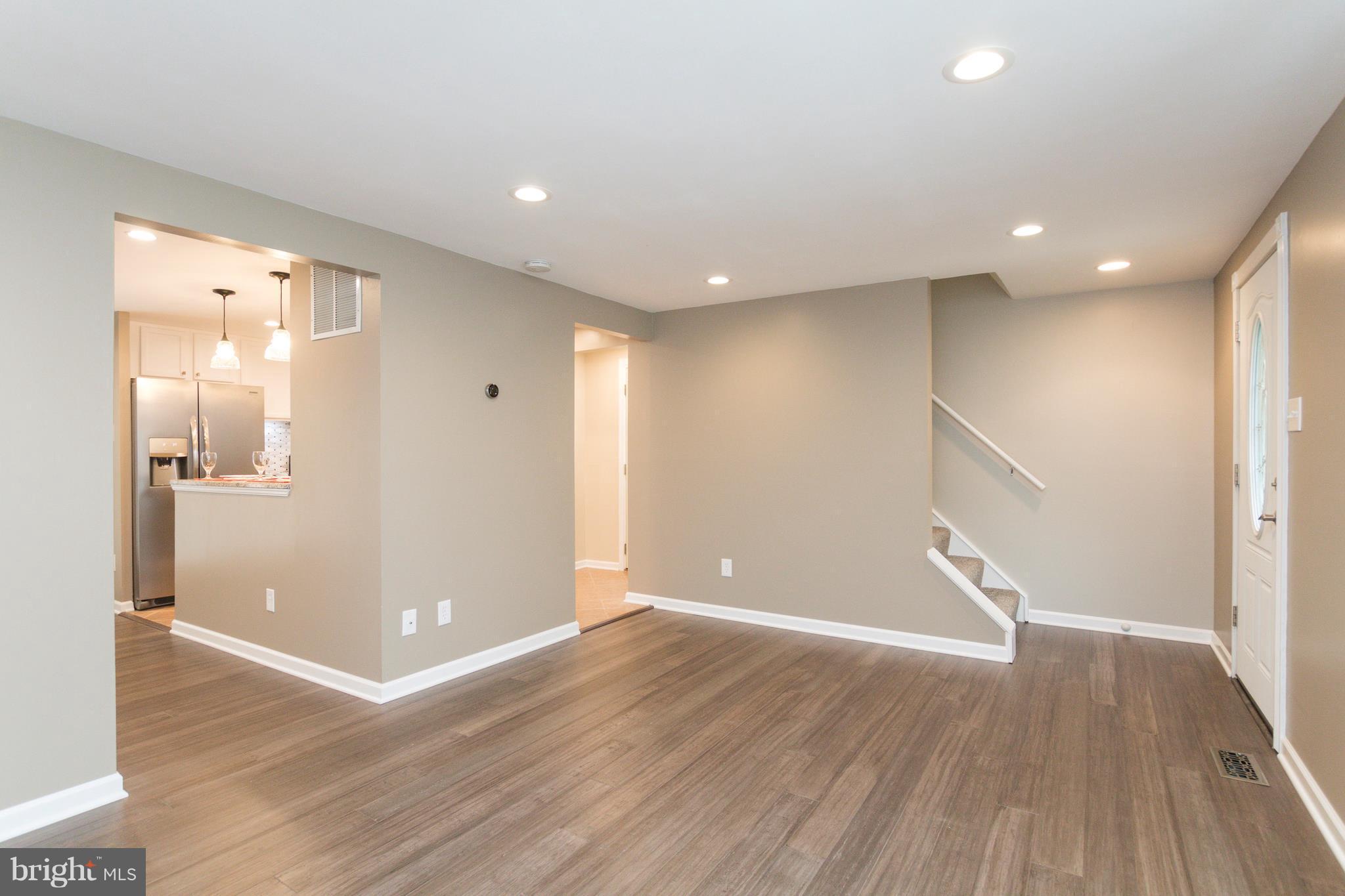 3 Sagebrush Court Baltimore, MD 21236 - Photo 25 of 30 Living Room