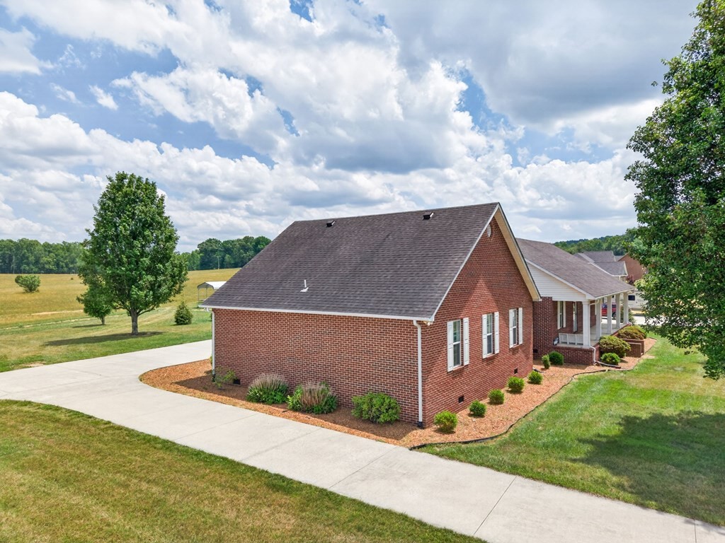 826 Boatman Road Cookeville, TN 38506 - Photo 2 of 72