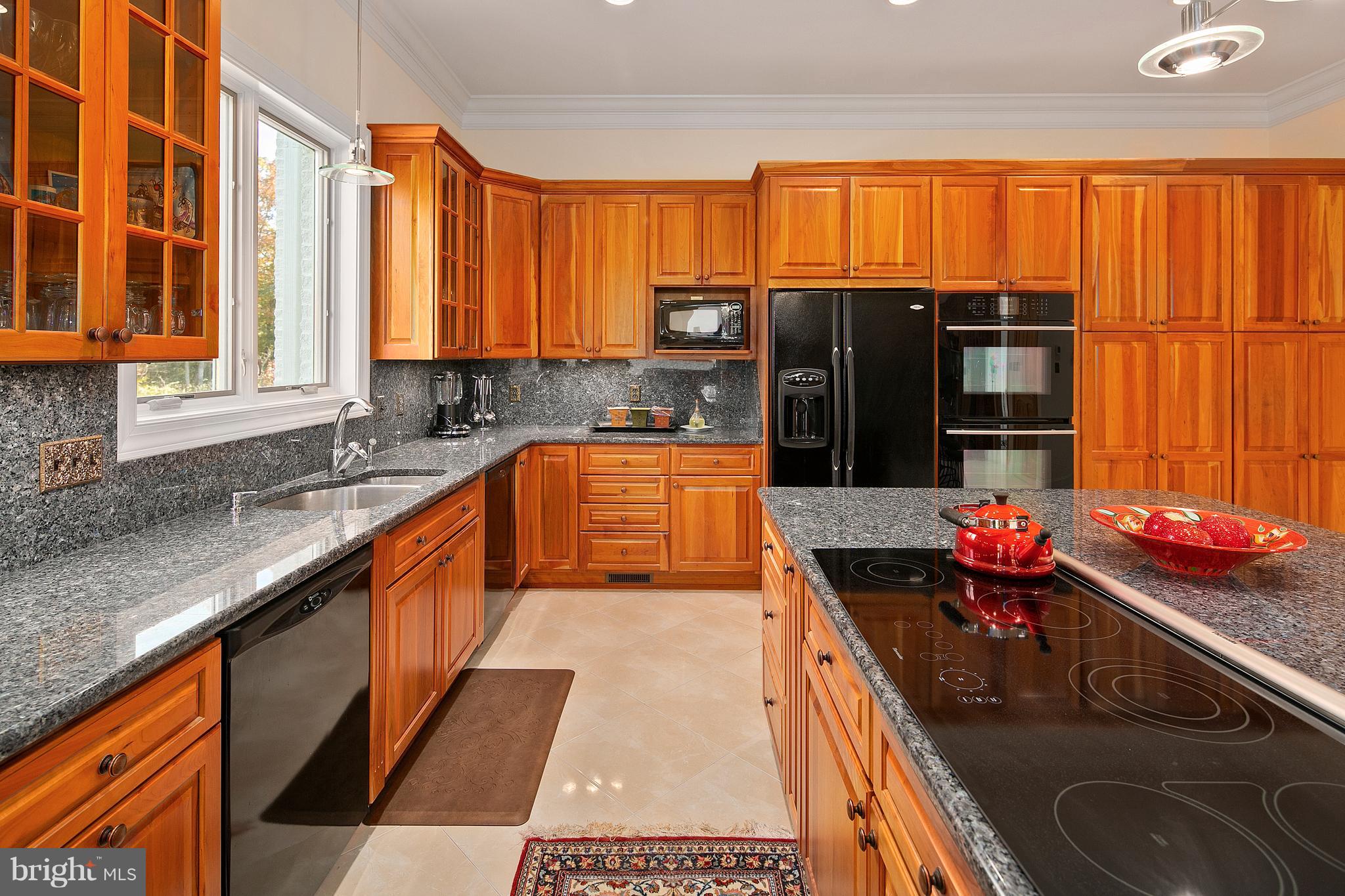 11206 Albermyrtle Road Potomac, MD 20854 - Photo 6 of 30 Kitchen