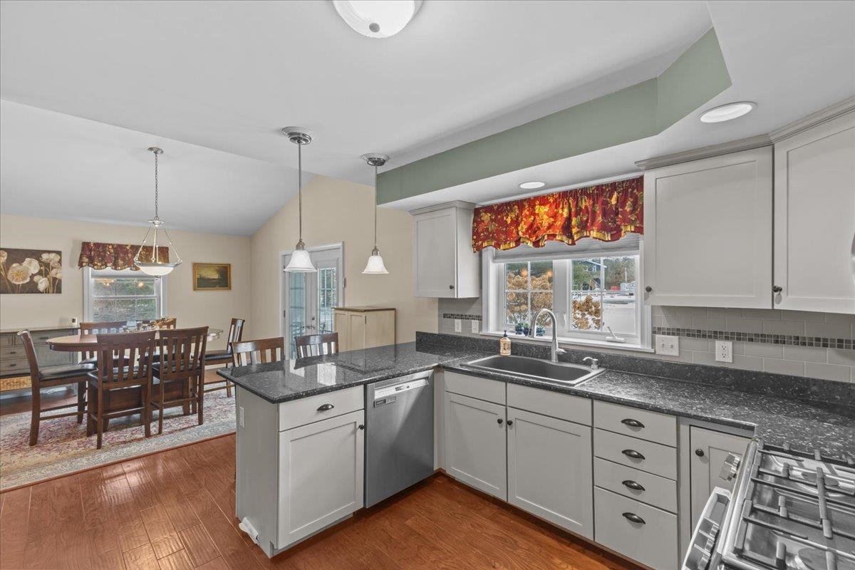 42 Hailey's Way Colchester, VT 05446 - Photo 10 of 32