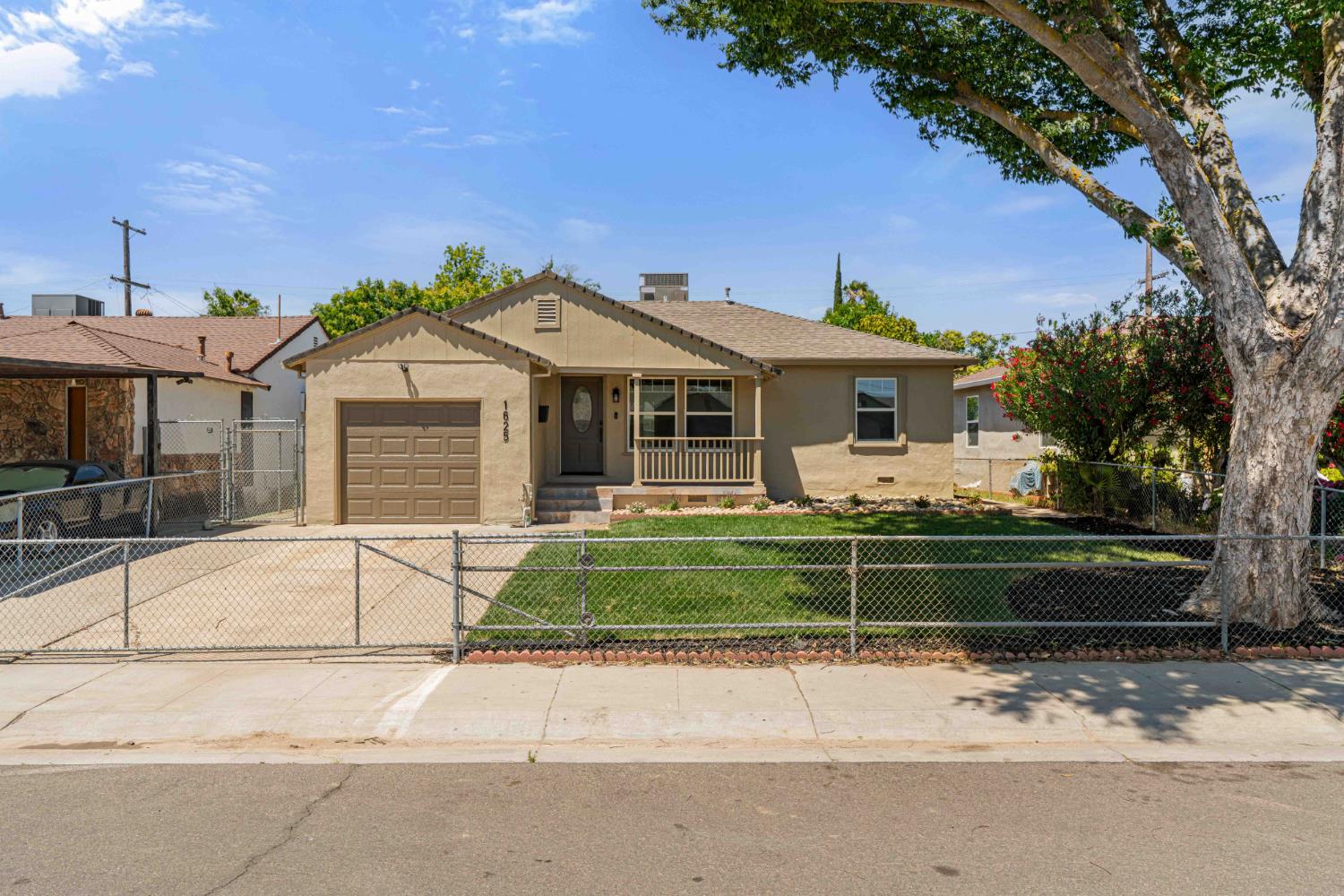 1625 Spring Street Stockton, CA 95206 - Photo 2 of 29