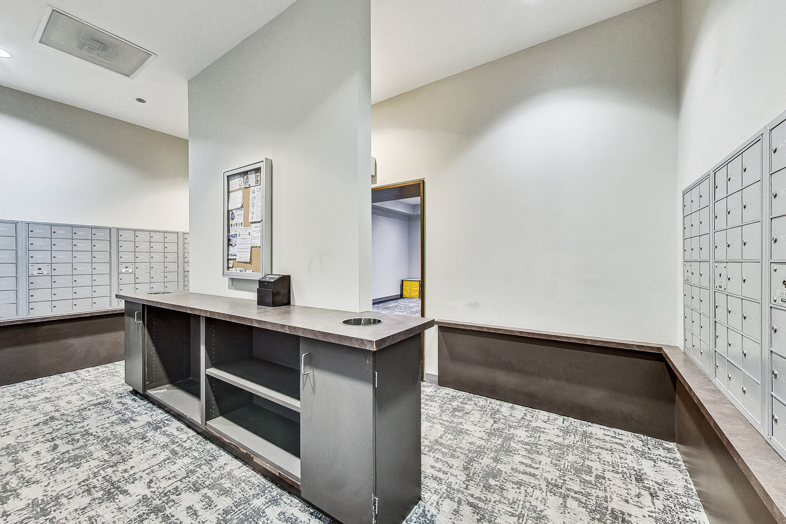 8 East Randolph Street, Unit 1602 Chicago, IL 60601 - Photo 5 of 35