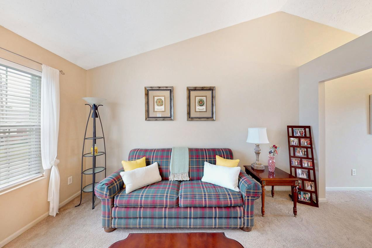 1577 Raintree Court Elsmere, KY 41018 - Photo 3 of 30 Gallery Image 3