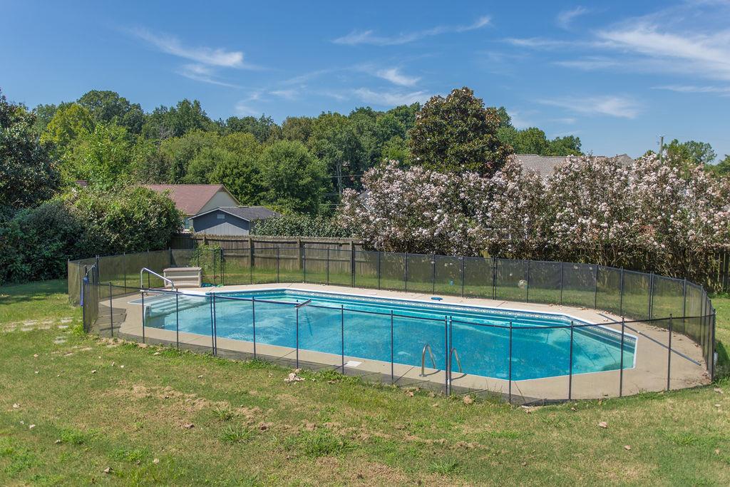1009 Lake Rise Overlook Gallatin, TN 37066 - Photo 16 of 20 a view of a swimming pool with a lake view