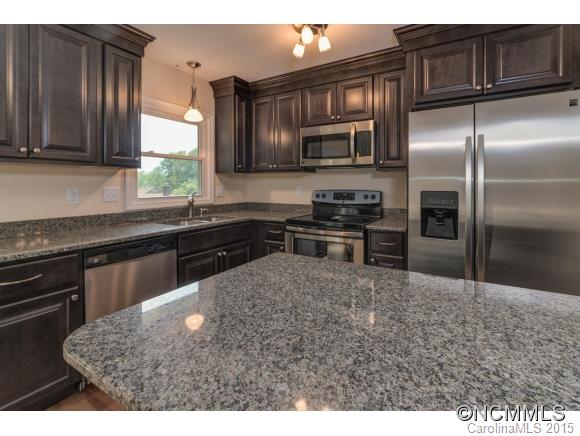 7 Fair Oaks Road Arden, NC 28704 - Photo 9 of 24 Gallery Image 9