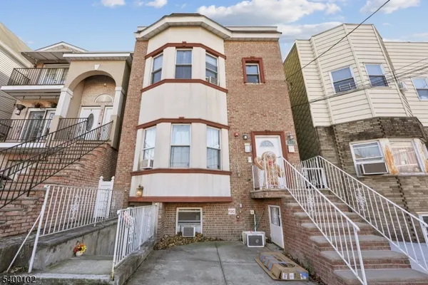 $949,000 | 717 16th Street, Union City, NJ 07087