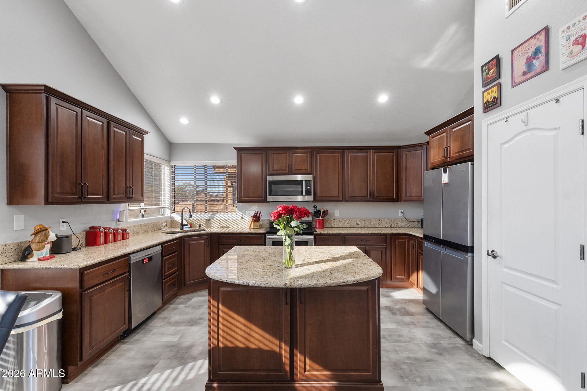 11029 East Decatur Street Mesa, AZ 85207 - Photo 3 of 62 20