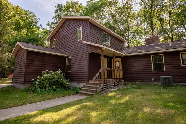 $550,000 | 5774 Wayne Avenue, Pentwater, MI 49449