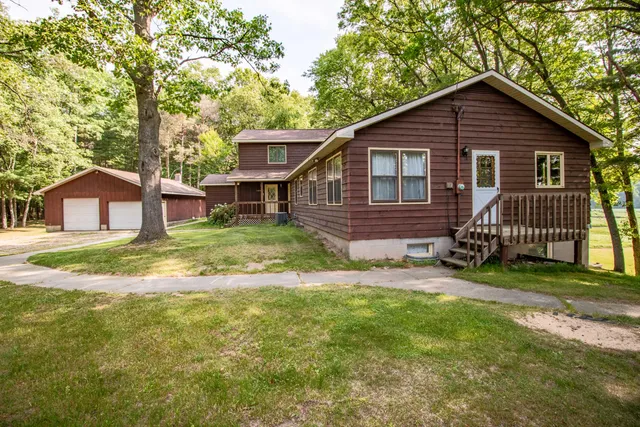 $550,000 | 5774 Wayne Avenue, Pentwater, MI 49449