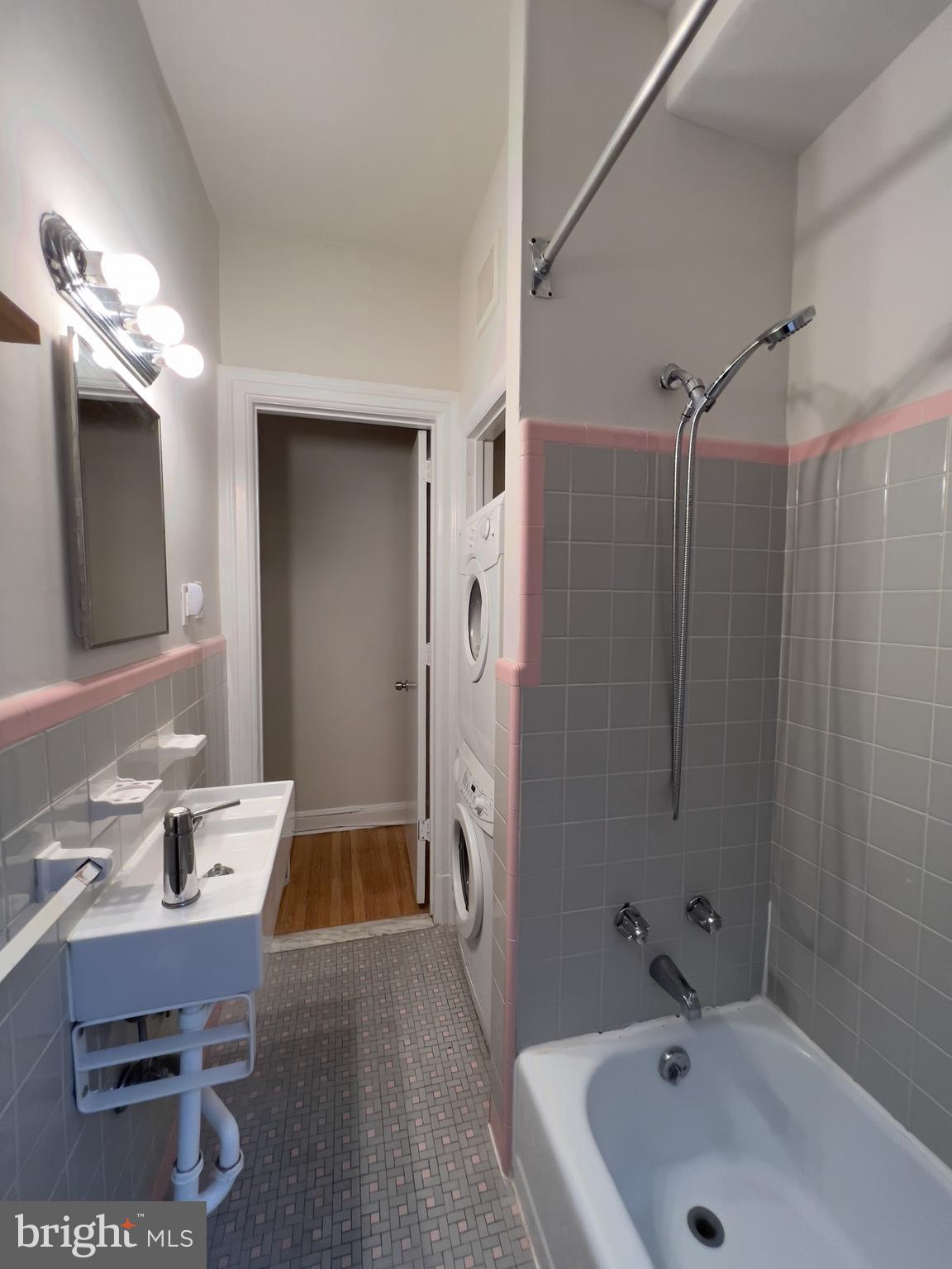 2038 Locust Street, Unit 3 Philadelphia, PA 19103 - Photo 20 of 35