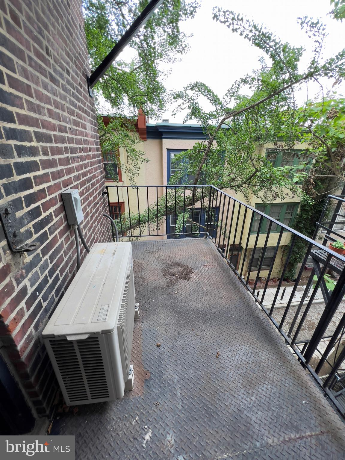 2038 Locust Street, Unit 3 Philadelphia, PA 19103 - Photo 34 of 35