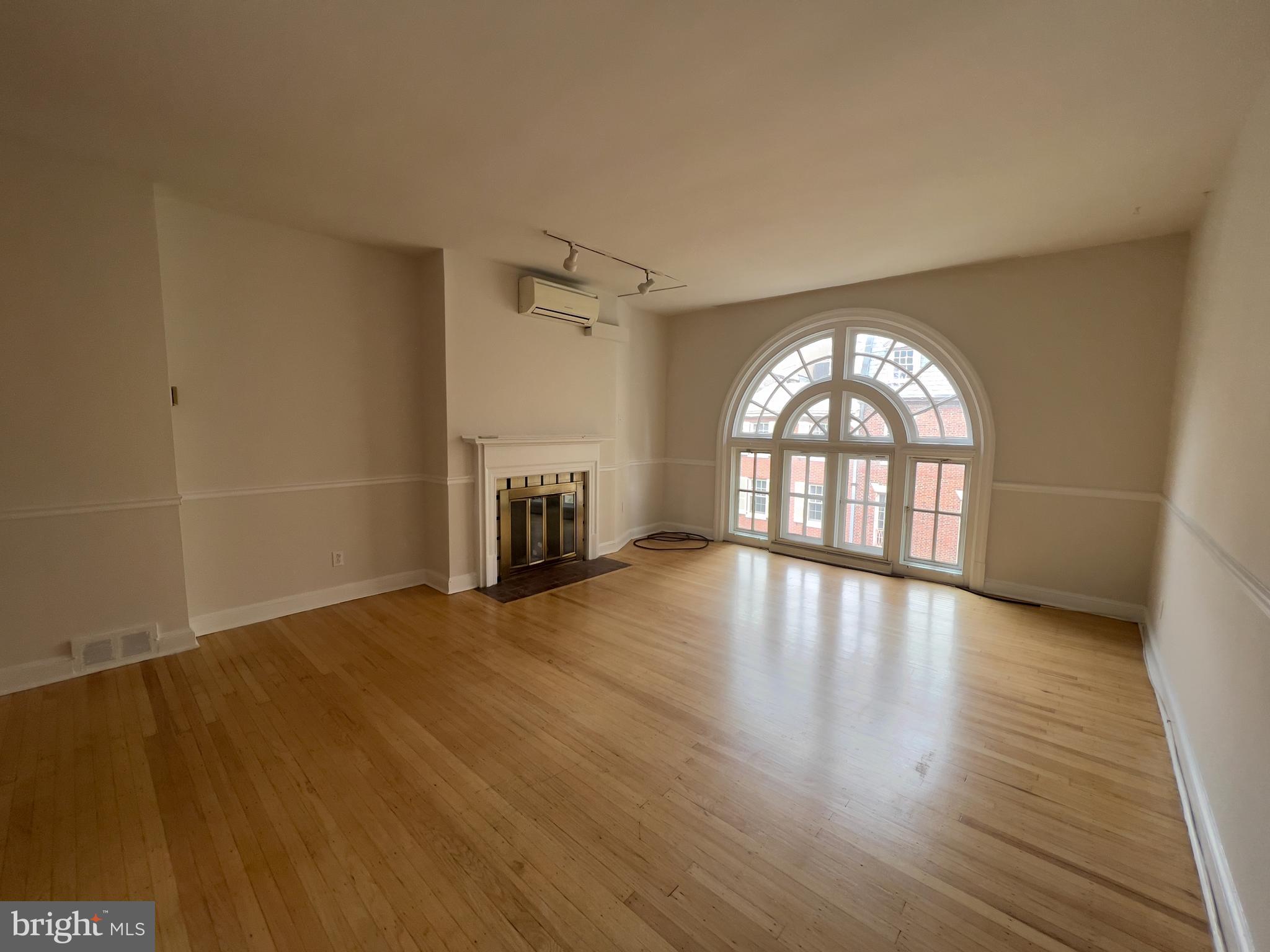 2038 Locust Street, Unit 3 Philadelphia, PA 19103 - Photo 4 of 35