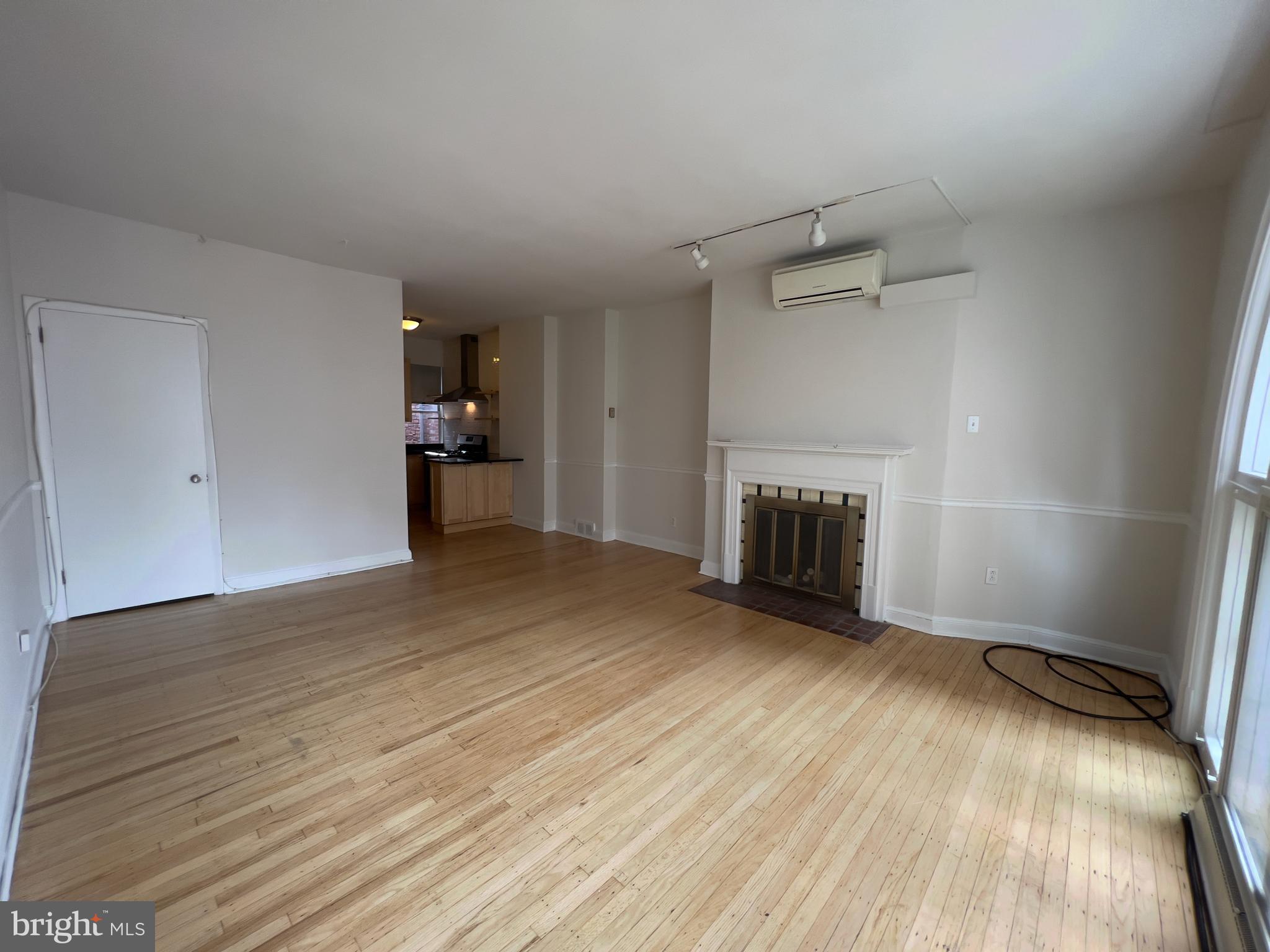 2038 Locust Street, Unit 3 Philadelphia, PA 19103 - Photo 5 of 35