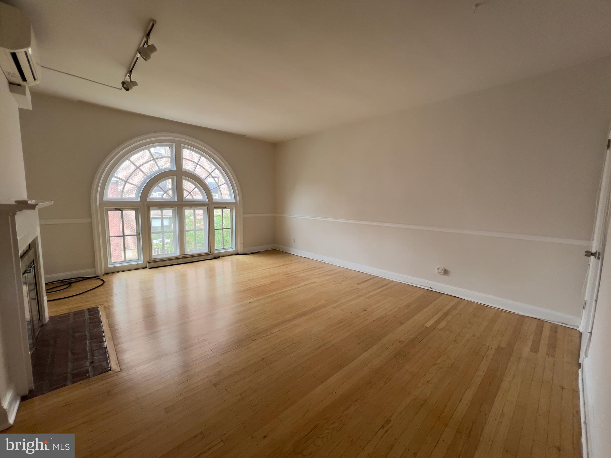 2038 Locust Street, Unit 3 Philadelphia, PA 19103 - Photo 7 of 35