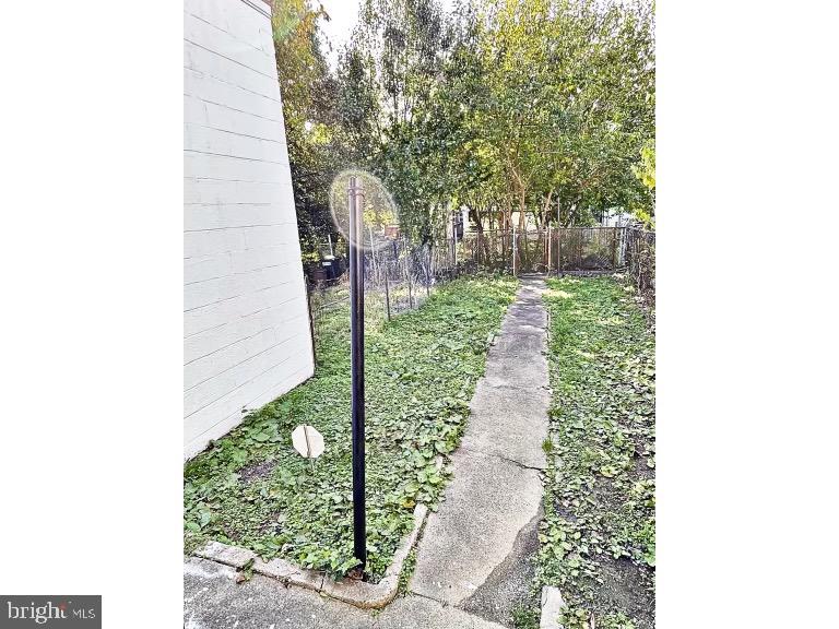 1110 Maple Street Wilmington, DE 19805 - Photo 10 of 10 a pathway of a yard