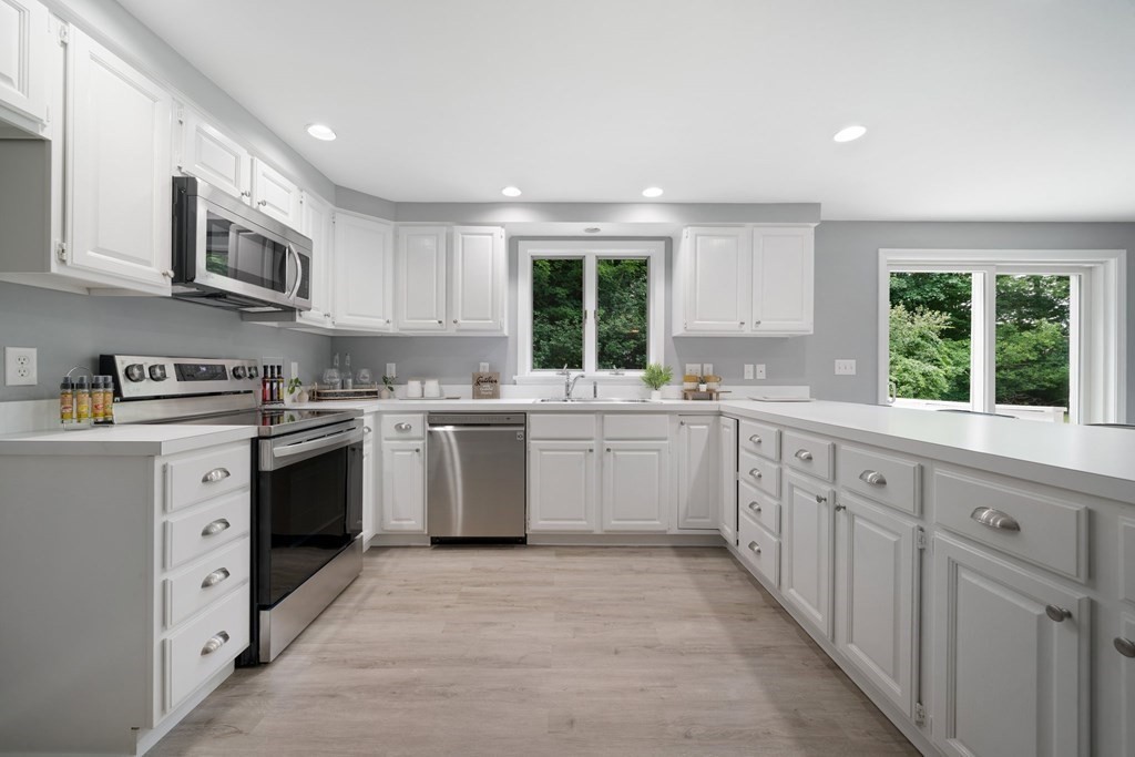 575 Ocean Road Portsmouth, NH 03801 - Photo 9 of 34 Gallery Image 9